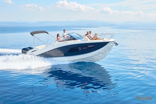 Quicksilver 875 sundeck